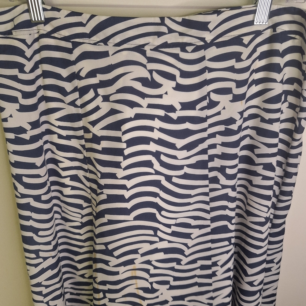 Old Navy White and Navy Maxi A Line Skirt Size 10